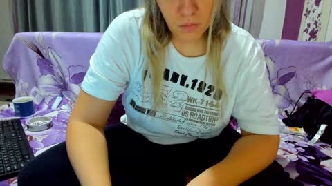 dayana online show from December 4, 4:54 am