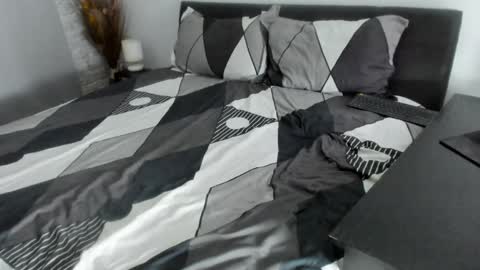 Dyanne online show from January 15, 7:01 pm