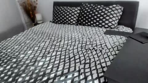 Dyanne online show from February 19, 7:38 pm