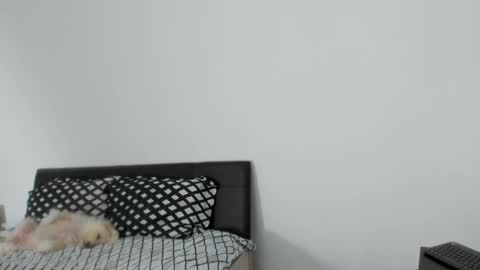 Dyanne online show from March 10, 6:23 pm