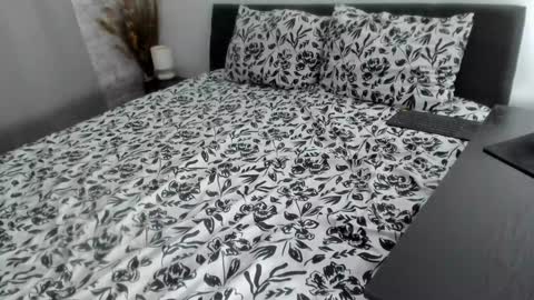 Dyanne online show from October 20, 5:13 pm