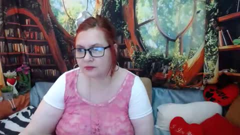 Snapshot of dyannelovee chatting on May 28, 12:46 pm Dyanne online show from May 28, 12:46 pm