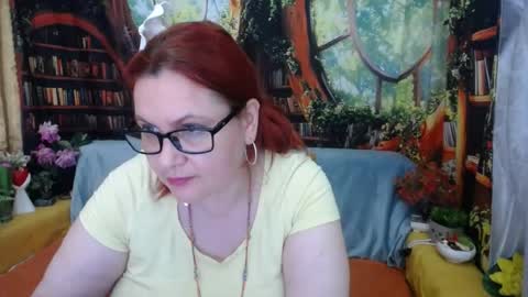 Snapshot of dyannelovee chatting on June 14, 8:55 pm Dyanne online show from June 14, 8:55 pm
