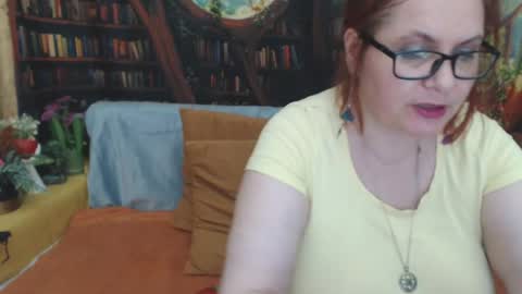 Snapshot of dyannelovee chatting on June 17, 6:31 pm Dyanne online show from June 17, 6:31 pm
