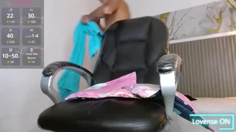 dyla_n18_ online show from March 11, 9:54 pm