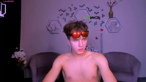 dylan_bold online show from September 22, 7:49 pm