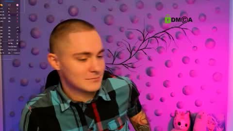 dylan_bold online show from December 22, 8:22 am