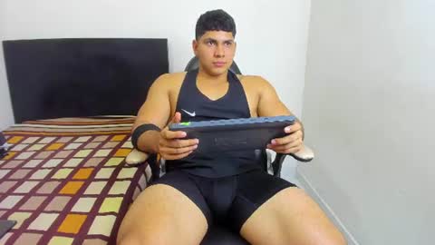 Snapshot of dylan_brook chatting on July 17, 2:34 pm Dylan online show from July 17, 2:34 pm