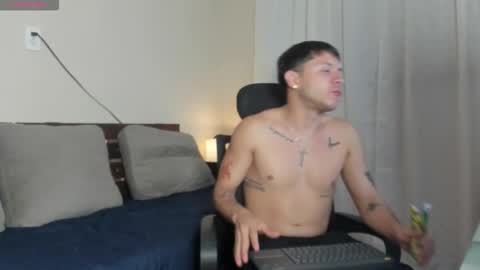 Snapshot of dylan_coleman1 chatting on February 25, 6:01 am dylan_coleman1 online show from February 25, 6:01 am