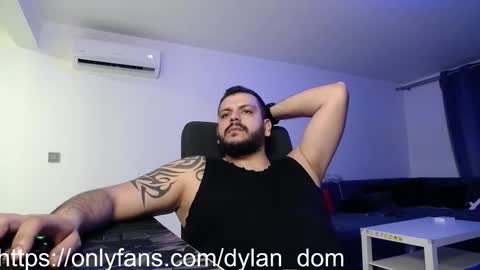 Snapshot of dylan_dom_ chatting on March 11, 11:33 pm Dylan Dom online show from March 11, 11:33 pm