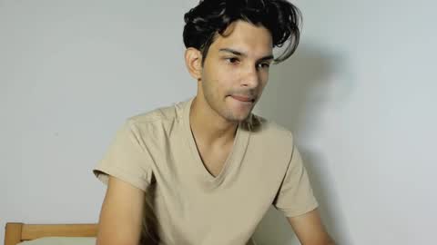 Snapshot of dylan_hoot chatting on September 12, 3:56 pm Dylan online show from September 12, 3:56 pm