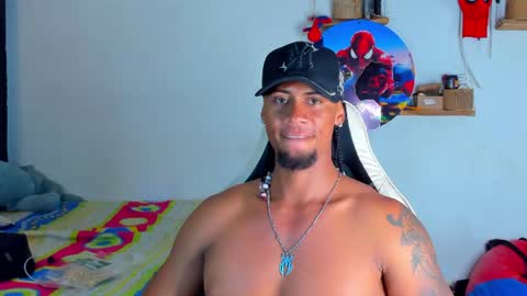 Snapshot of dylan_jake1 chatting on June 11, 2:53 am Dylan online show from June 11, 2:53 am
