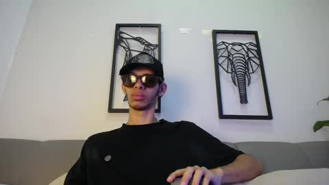 dylan_scotts online show from October 19, 8:31 pm