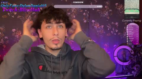 Snapshot of dylandaniel69 chatting on December 9, 9:48 pm Dylan Daniel 7.8 online show from December 9, 9:48 pm