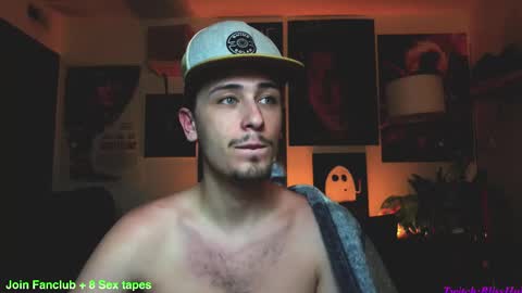 Snapshot of dylandaniel69 chatting on February 14, 8:10 am Dylan Daniel 7.8 online show from February 14, 8:10 am