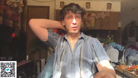 Snapshot of dylandaniel69 chatting on November 9, 5:44 pm Dylan Daniel 7.8 online show from November 9, 5:44 pm