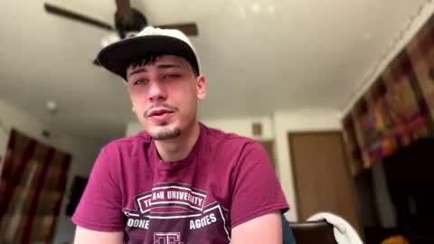 Snapshot of dylandaniel69 chatting on March 17, 7:39 pm Dylan Daniel 7.8 online show from March 17, 7:39 pm