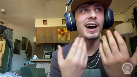 Snapshot of dylandaniel69 chatting on May 7, 9:53 pm Dylan Daniel 7.8 online show from May 7, 9:53 pm
