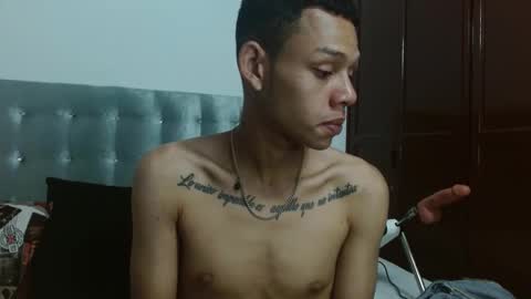 Snapshot of dylandevilx chatting on September 16, 12:33 am Dylan.. online show from September 16, 12:33 am