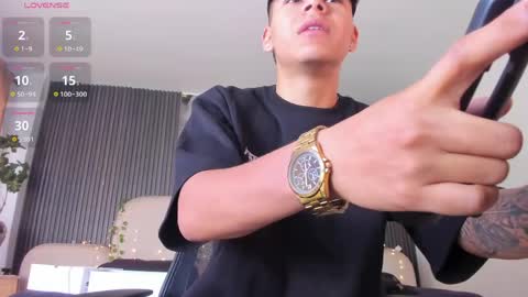 Snapshot of dylanroyce_ chatting on May 10, 12:32 pm dylanroyce_ online show from May 10, 12:32 pm