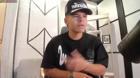 Snapshot of dylanroyce_ chatting on May 12, 12:46 pm dylanroyce_ online show from May 12, 12:46 pm