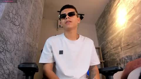 Snapshot of dylanroyce_ chatting on May 18, 12:33 pm dylanroyce_ online show from May 18, 12:33 pm