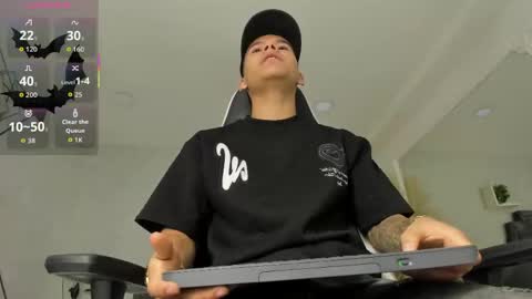 Snapshot of dylanroyce_ chatting on May 26, 1:07 pm dylanroyce_ online show from May 26, 1:07 pm