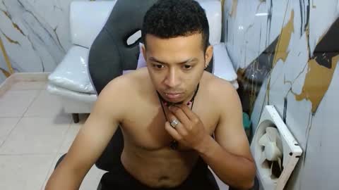 Snapshot of dylans_brown chatting on February 17, 2:13 pm dylans_brown online show from February 17, 2:13 pm