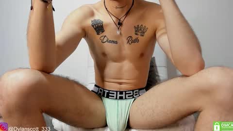 dylanscott_106 online show from October 21, 7:03 pm