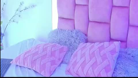 ---DYLAN--- online show from February 11, 12:06 am