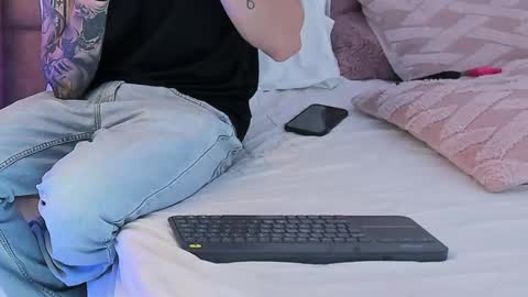 ---DYLAN--- online show from March 11, 3:26 am