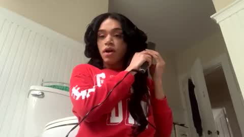 Snapshot of dynasty313 chatting on December 19, 8:55 pm Dynasty online show from December 19, 8:55 pm