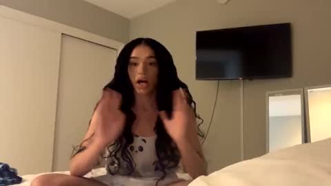 Snapshot of dynasty313 chatting on January 4, 8:37 pm Dynasty online show from January 4, 8:37 pm