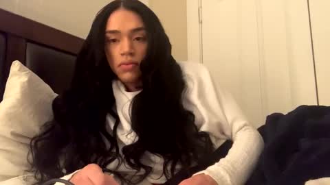 Snapshot of dynasty313 chatting on January 16, 1:27 am Dynasty online show from January 16, 1:27 am