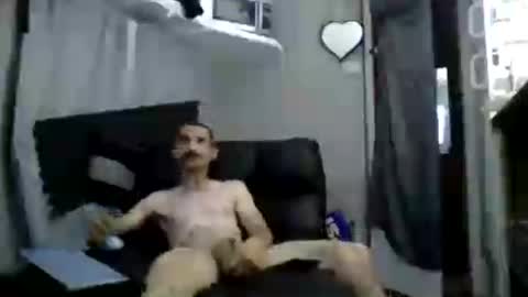 dzznutzz9 online show from July 15, 4:18 am