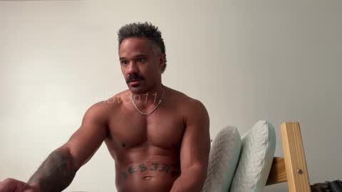 Snapshot of e13ven11 chatting on September 16, 3:46 pm Formally known as Virus of Life online show from September 16, 3:46 pm