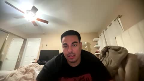 Snapshot of e_lord26 chatting on February 20, 3:36 am e_lord26 online show from February 20, 3:36 am