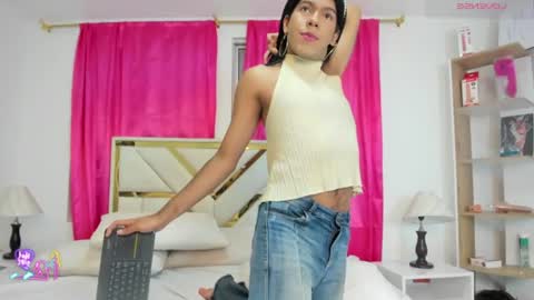 Snapshot of e_r_o_s_ chatting on July 31, 6:51 pm John online show from July 31, 6:51 pm