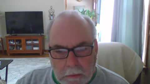 earl52 online show from March 5, 5:09 pm