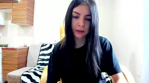 Snapshot of earthadobb chatting on July 16, 7:25 am Emma online show from July 16, 7:25 am