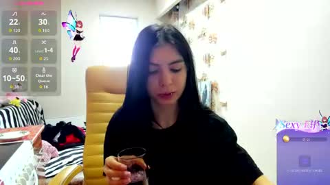 Snapshot of earthadobb chatting on July 17, 6:42 am Emma online show from July 17, 6:42 am