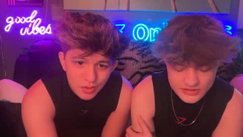 Snapshot of eastinwestin chatting on February 28, 8:37 am eastinwestin online show from February 28, 8:37 am