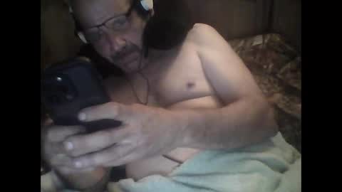 Snapshot of easye4015 chatting on February 2, 11:08 am Easye online show from February 2, 11:08 am