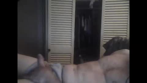 Snapshot of easye4015 chatting on February 6, 8:50 am Easye online show from February 6, 8:50 am