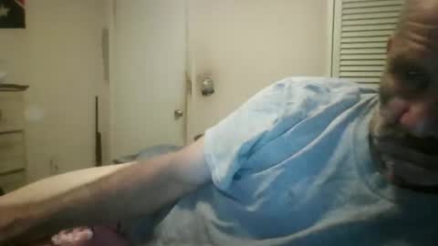 Snapshot of easye4015 chatting on June 25, 12:31 pm Easye online show from June 25, 12:31 pm