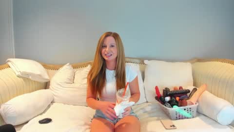 Snapshot of eatmygingersnapps chatting on September 9, 2:38 pm Allison online show from September 9, 2:38 pm