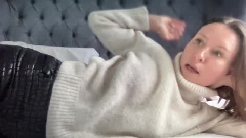 Snapshot of eatmypie69 chatting on January 16, 9:05 am Nadia Ferreira  online show from January 16, 9:05 am