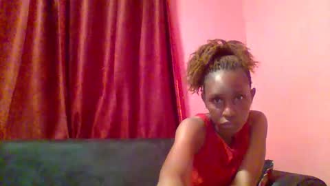 Snapshot of ebon_fantasy1 chatting on June 7, 7:06 pm Ebon Fantasy1s online show from June 7, 7:06 pm