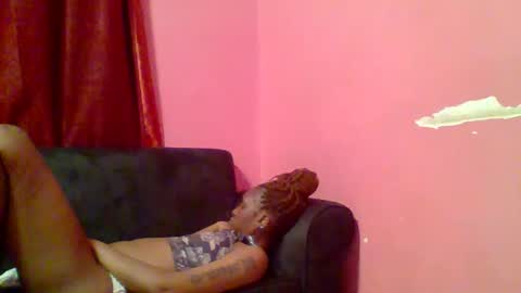 Snapshot of ebon_fantasy1 chatting on June 9, 10:21 pm Ebon Fantasy1s online show from June 9, 10:21 pm