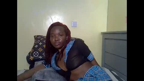 Snapshot of eboniana chatting on May 16, 7:05 am eboniana online show from May 16, 7:05 am